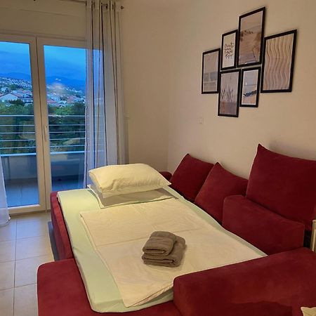 Portview Apartment غييكا المظهر الخارجي الصورة
