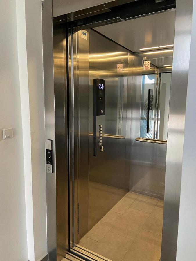 Portview Apartment غييكا المظهر الخارجي الصورة