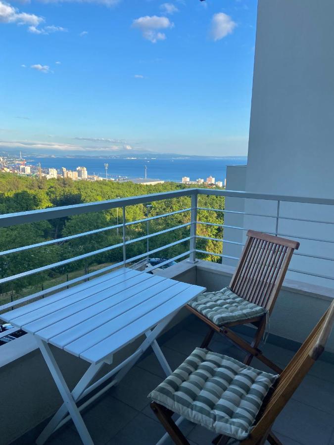Portview Apartment غييكا المظهر الخارجي الصورة